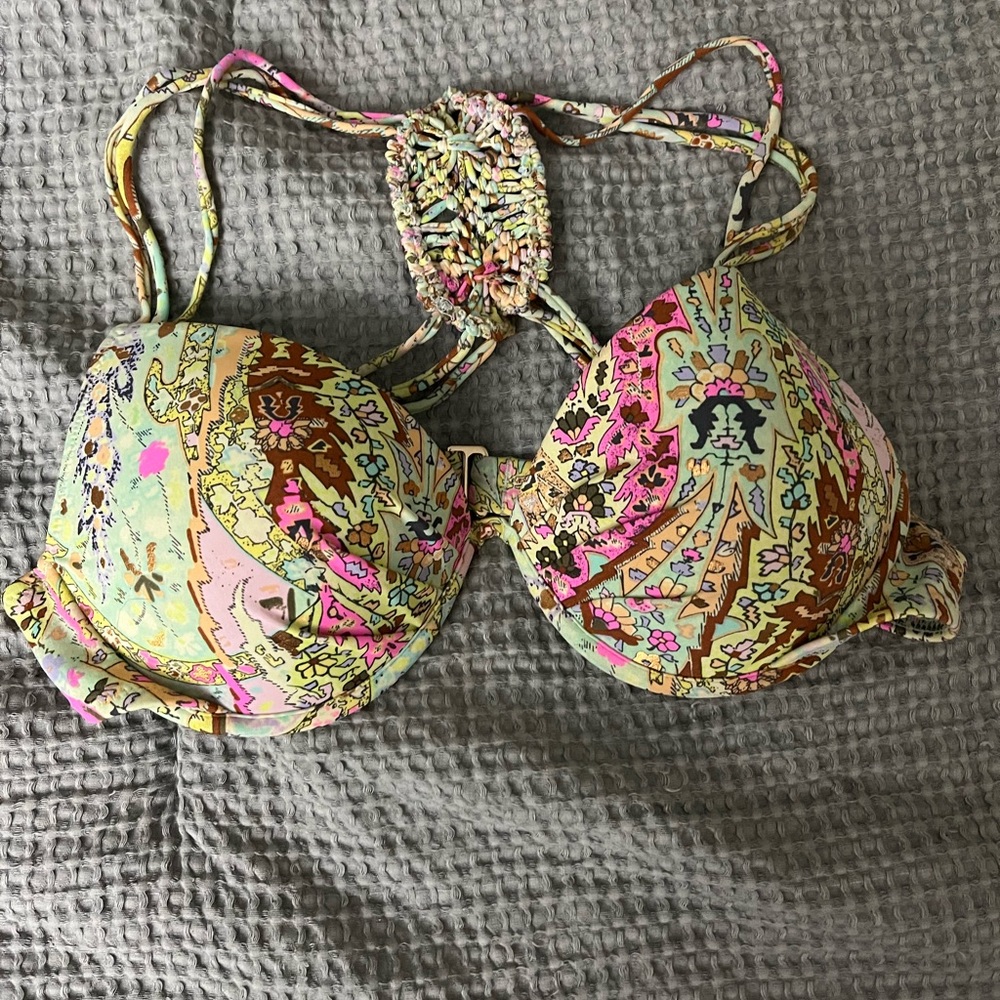 Bikini top